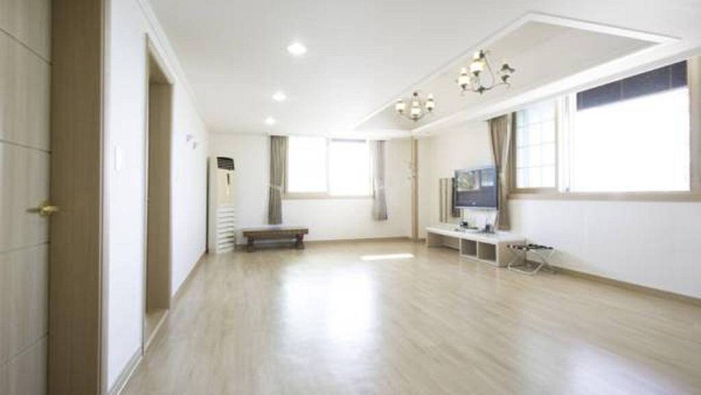 Tongyeong Bay Condo Hotel Ngoại thất bức ảnh
