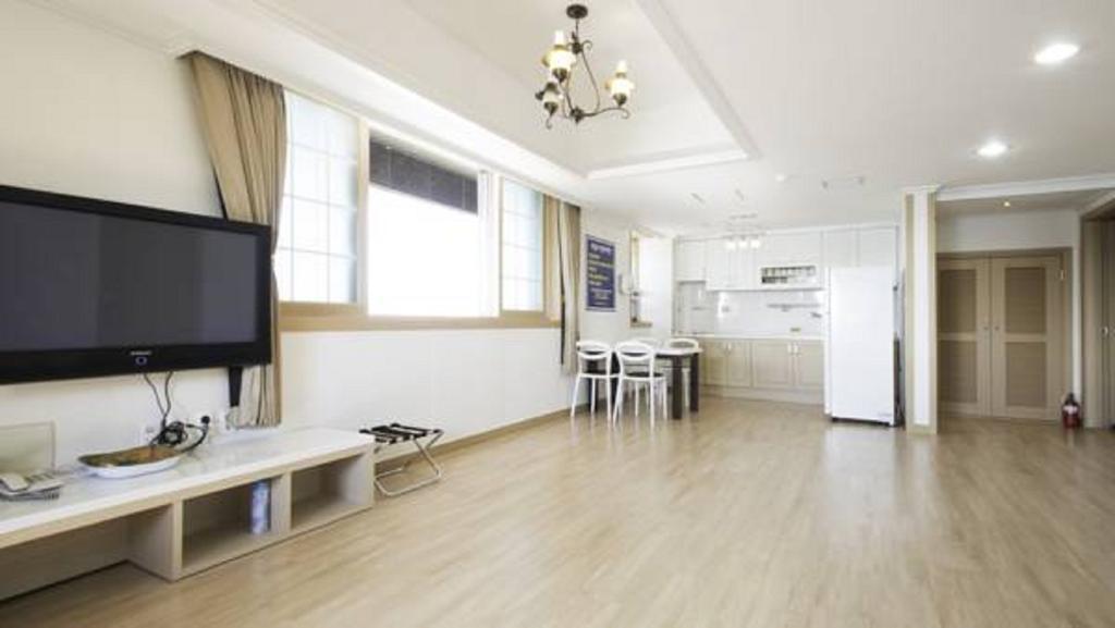 Tongyeong Bay Condo Hotel Ngoại thất bức ảnh