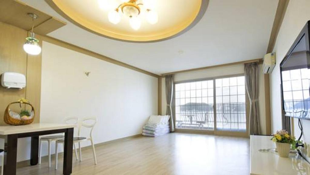 Tongyeong Bay Condo Hotel Ngoại thất bức ảnh