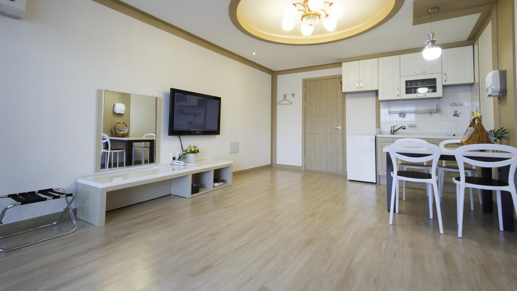 Tongyeong Bay Condo Hotel Ngoại thất bức ảnh