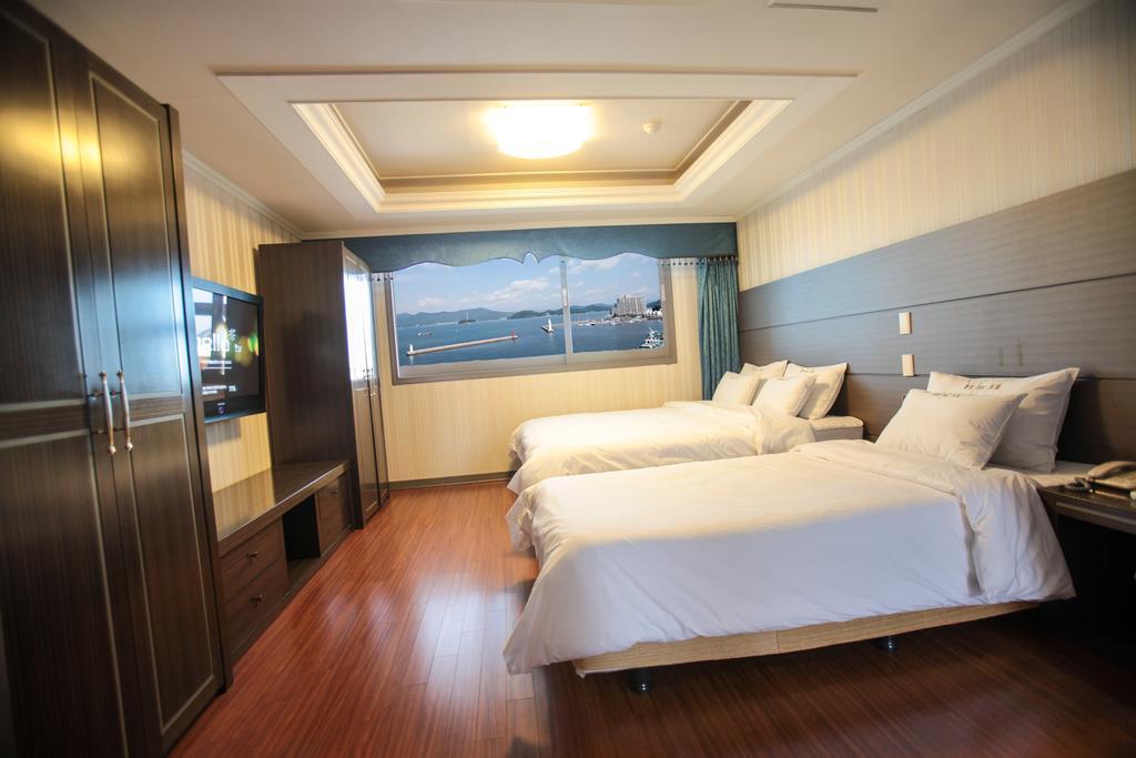 Tongyeong Bay Condo Hotel Ngoại thất bức ảnh