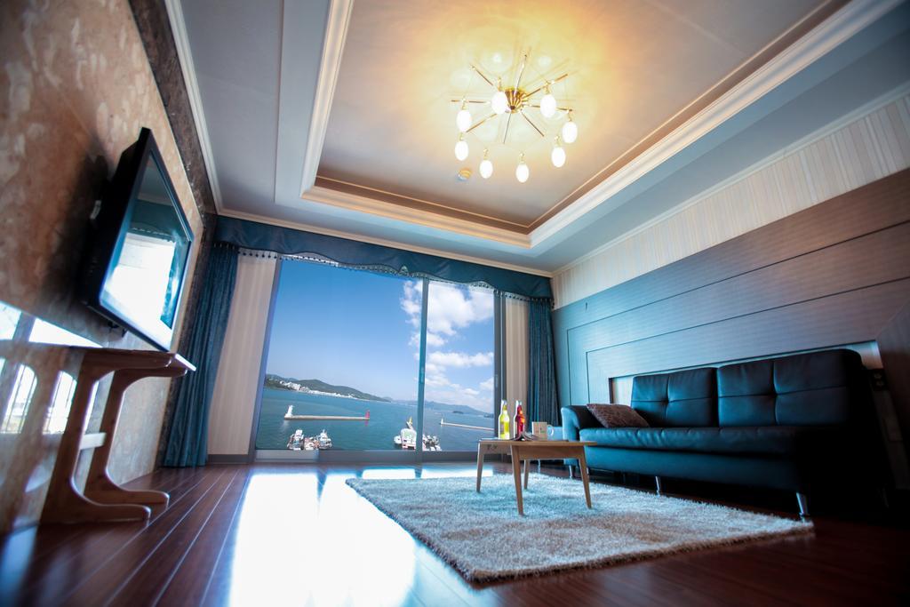 Tongyeong Bay Condo Hotel Ngoại thất bức ảnh