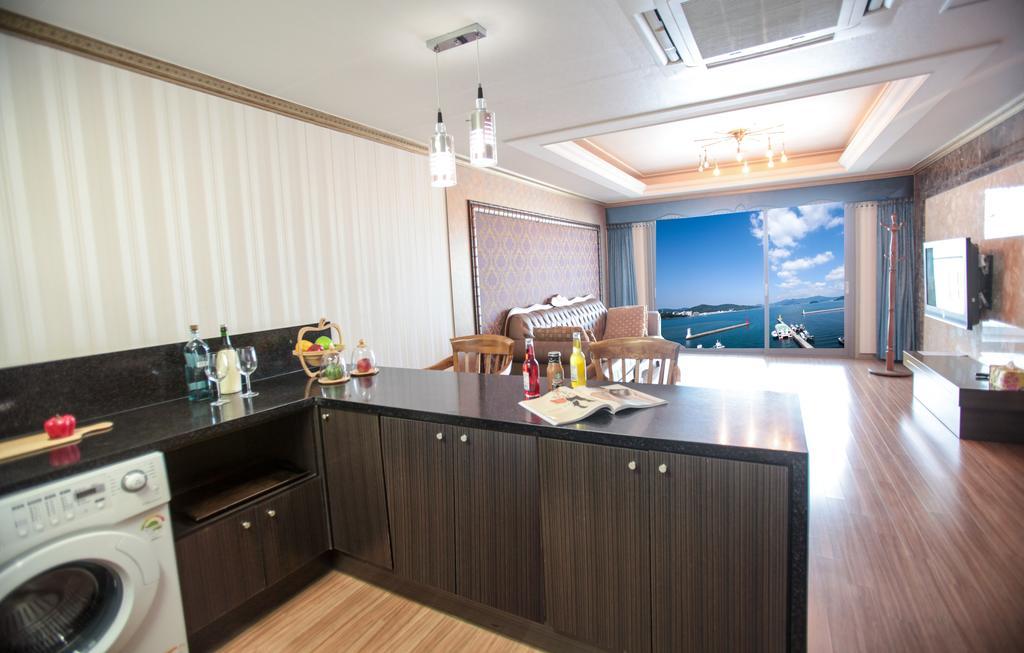 Tongyeong Bay Condo Hotel Ngoại thất bức ảnh