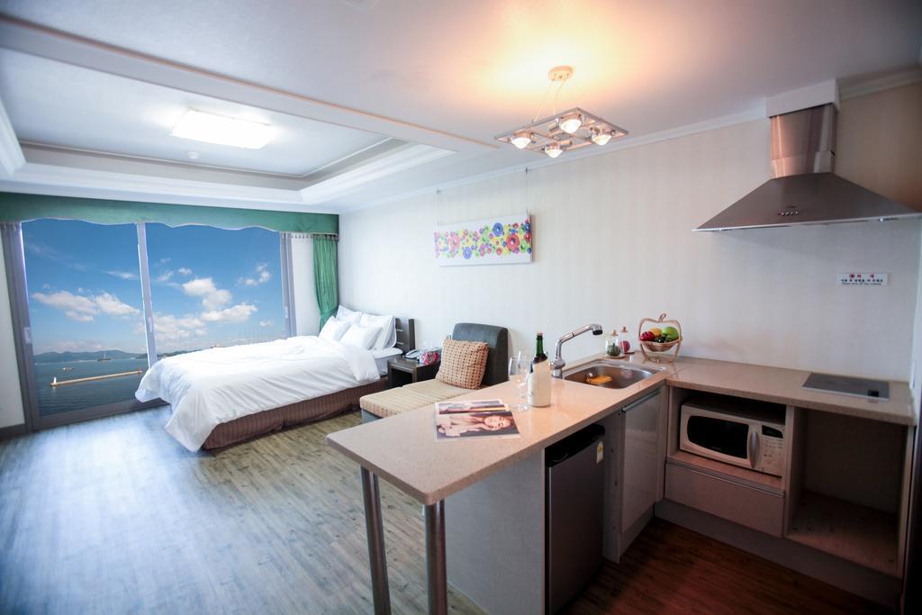 Tongyeong Bay Condo Hotel Ngoại thất bức ảnh